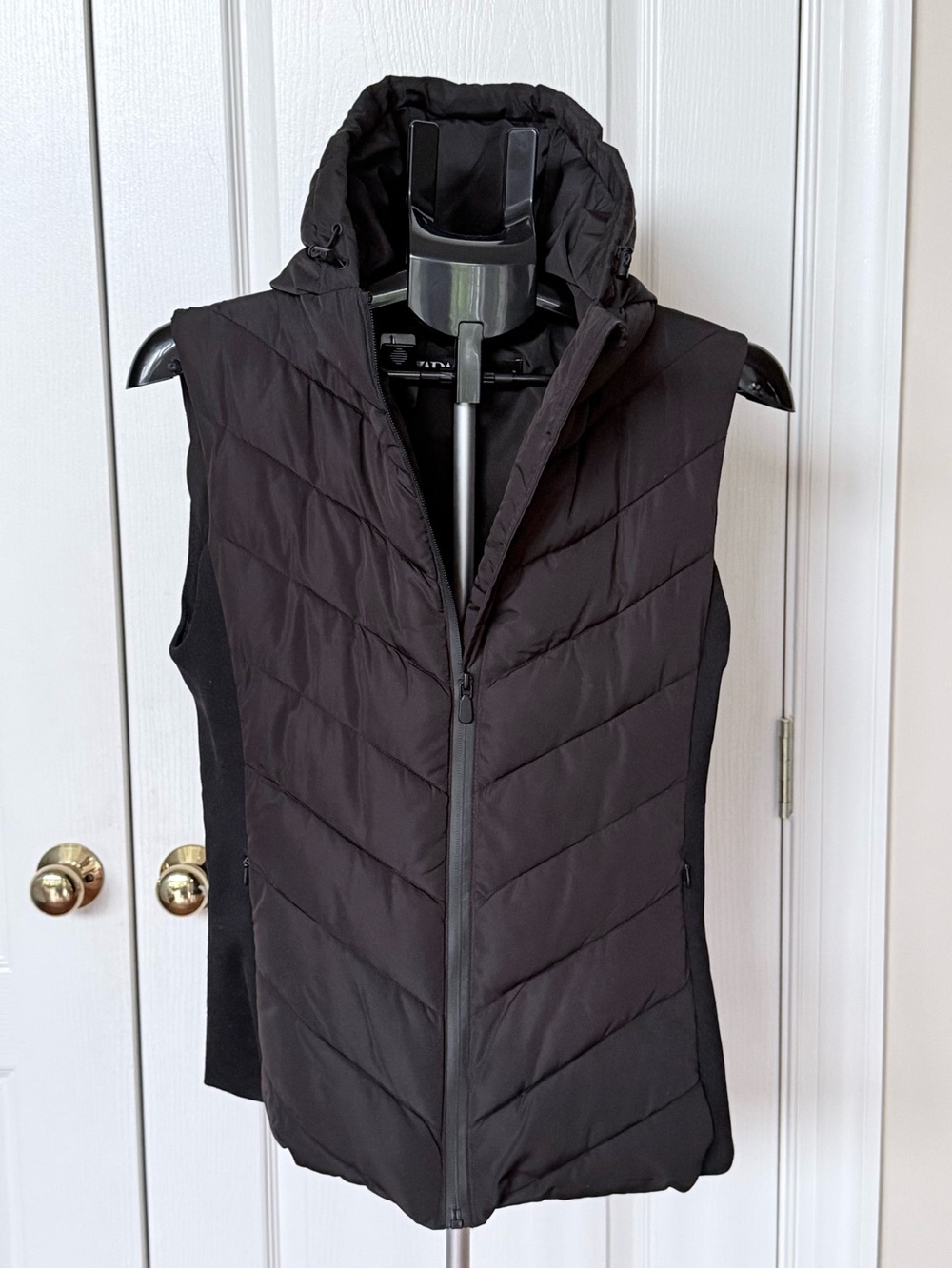 ZARA Women's Black Quilted Hooded Puffer Vest - Size M🖤